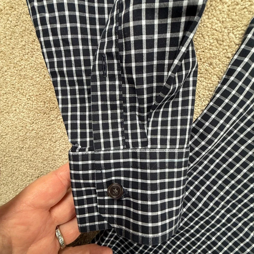 Banana Republic Mens Large Navy Check Wrinkle Resistant Athletic Fit Shirt